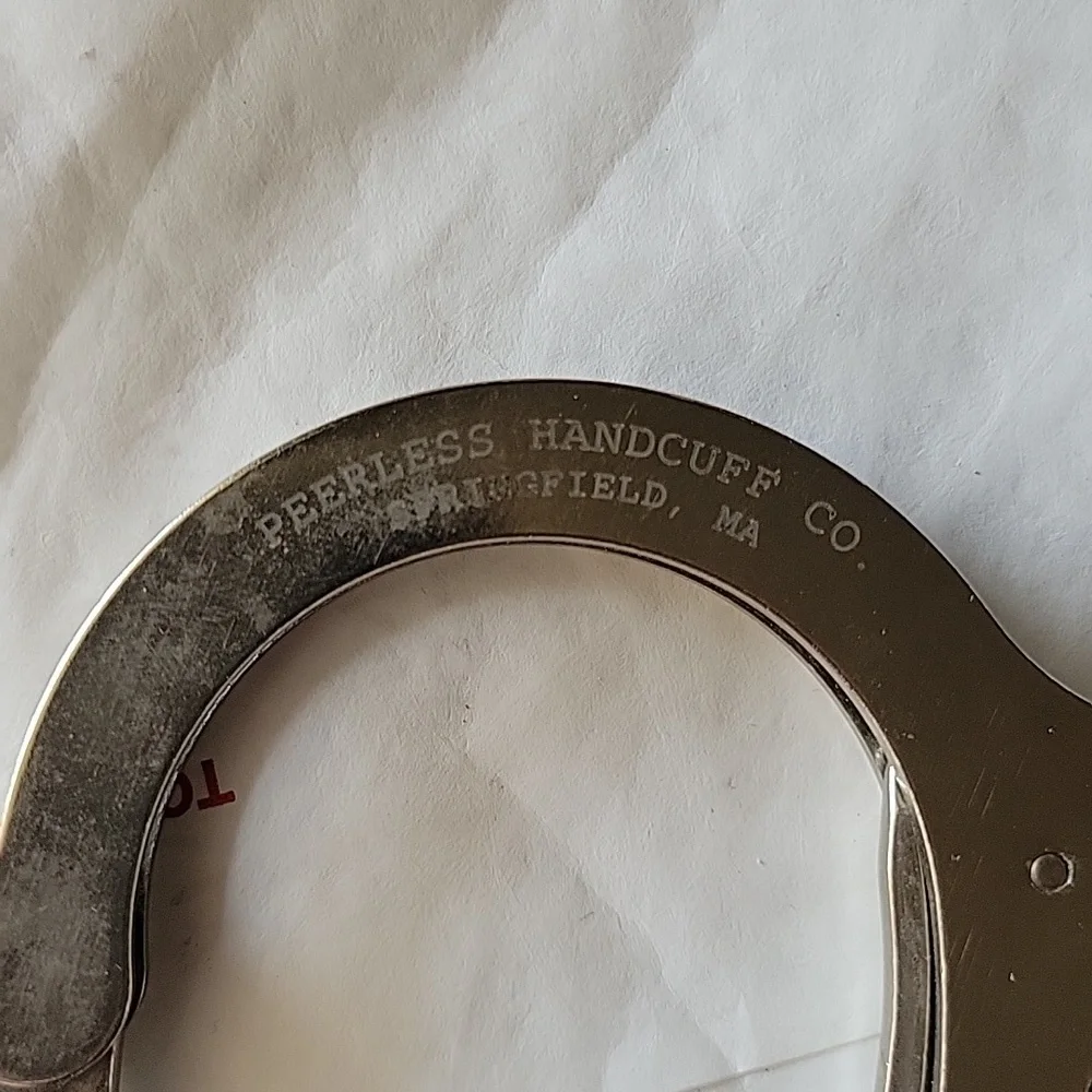Peerless Basic Handcuffs - Picture 3 of 6